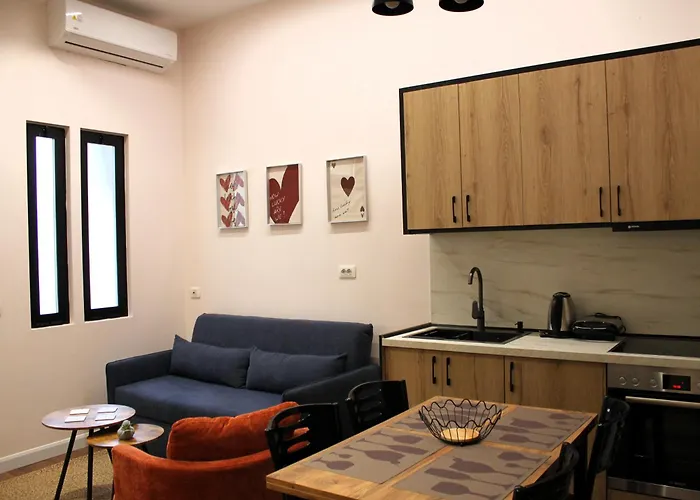 4 Nest #1 아파트 *